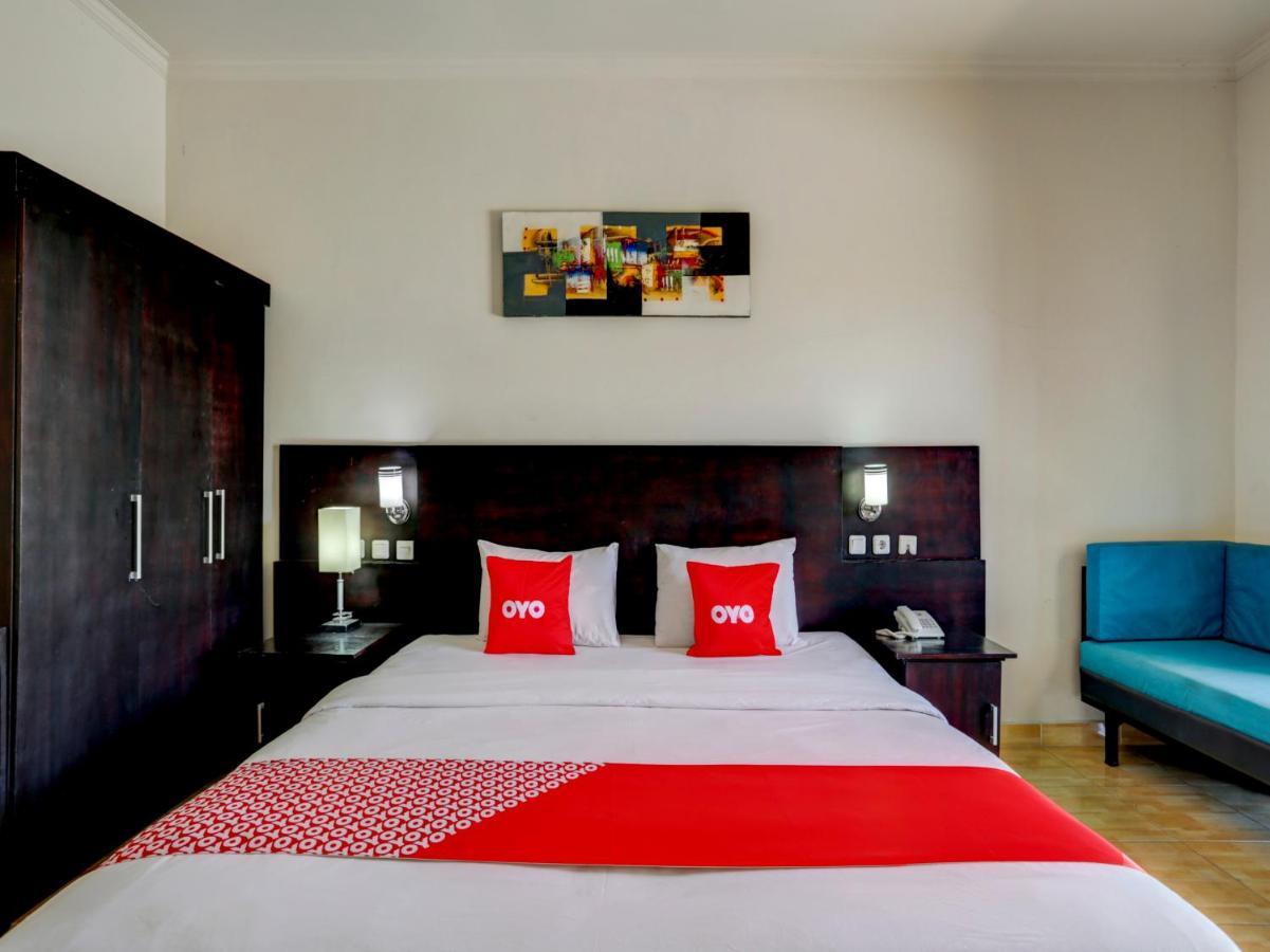 Oyo 3950 The Ratna Hotel Кута Экстерьер фото