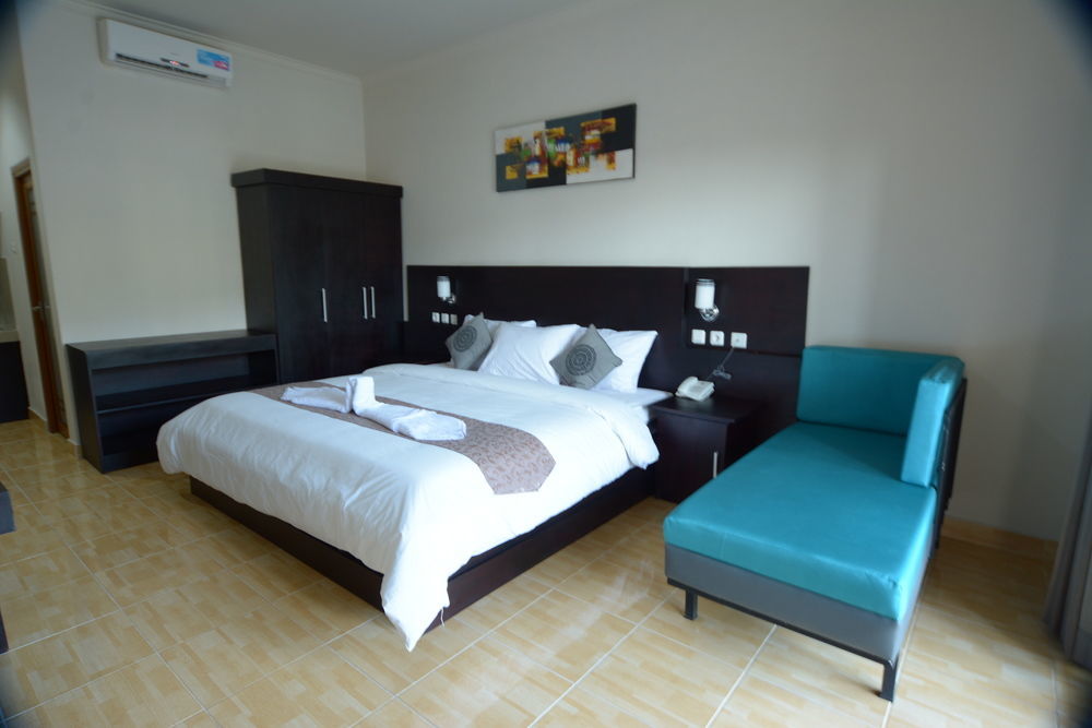 Oyo 3950 The Ratna Hotel Кута Экстерьер фото